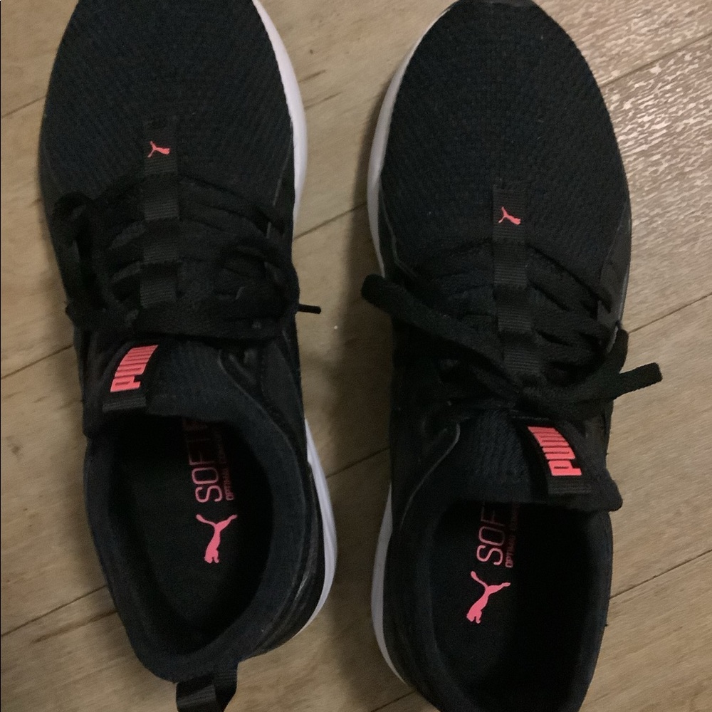 Puma Sneakers